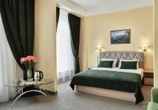 Отель Интурист (Исторический центр) Двухместный номер Бизнес 1-room  двуспальная кровать