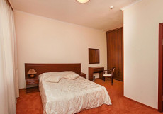 Отель Генрих Люкс двухкомнатный