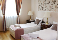 Мини-Отель N-House Двухместный номер Comfort с красивым видом из окна  2 отдельные кровати