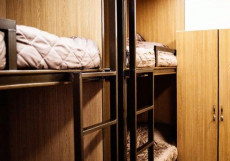 Хостел Французоff Кровать в общем 8-местном номере для мужчин и женщин