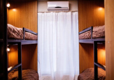 Хостел Французоff Кровать в общем 6-местном номере для мужчин и женщин