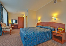 Отель Аэрополис Cтандарт улучшенный с одной большой кроватью