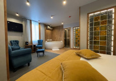 Бутик-Отель Loft Семейный двухкомнатный номер с джакузи и сауной