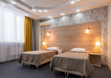 Пятерочка Люкс Джуниор сюит улучшенный с одной двуспальной или двумя односпальными кроватями на выбор