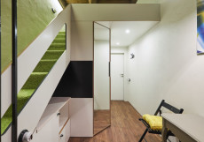 Гринфил (Greenfeel) Лермонтовский Двухместный номер Standard Дуплекс с видом на внутренний двор  двуспальная кровать